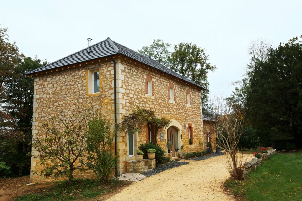 Rénovation d'une maison en pierre en Dordogne